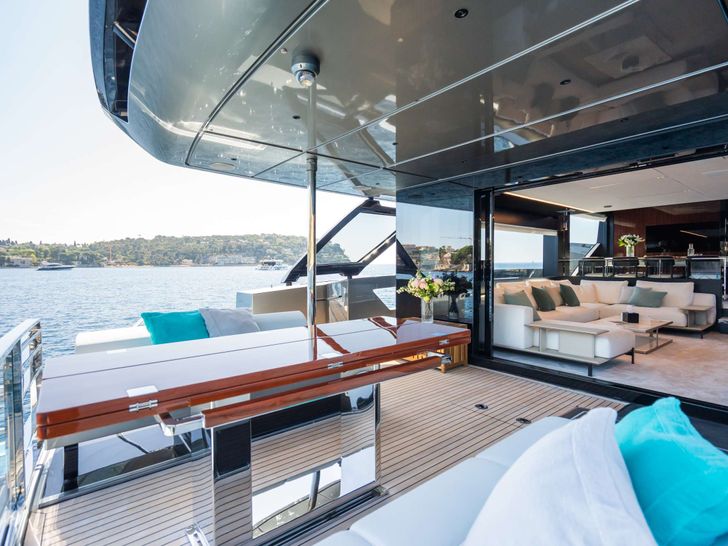 L'AS BLEU Riva Diva 82 - main aft deck dining table L'AS BLEU Riva Diva 82 - main aft deck dining table