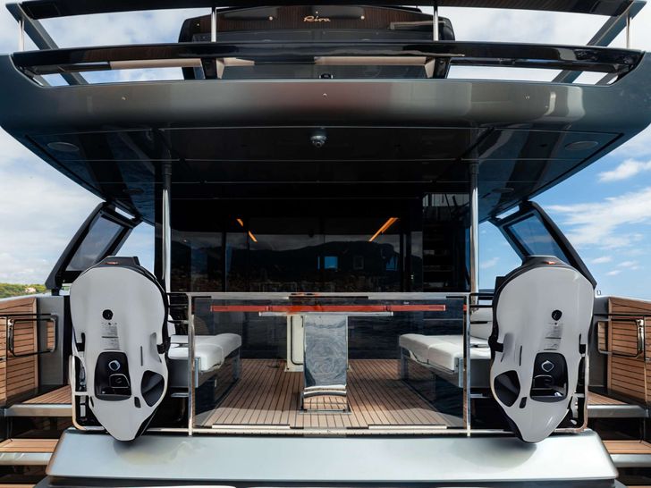 L'AS BLEU Riva Diva 82 - aft dining L'AS BLEU Riva Diva 82 - aft dining