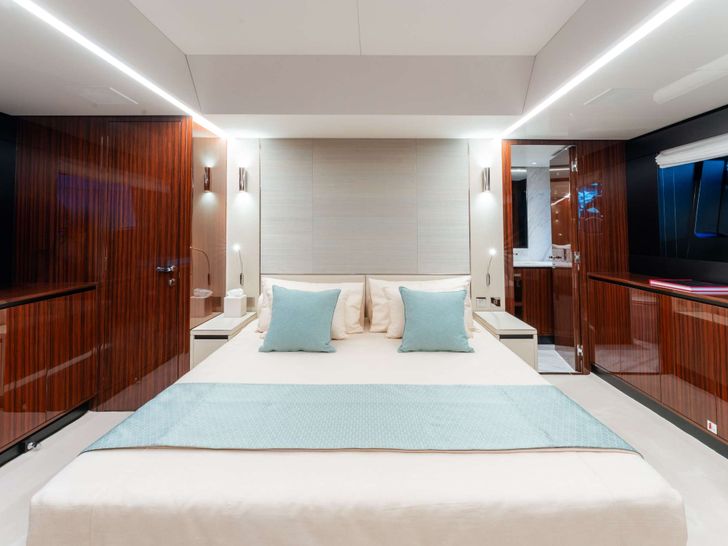 L'AS BLEU Riva Diva 82 - master cabin L'AS BLEU Riva Diva 82 - master cabin