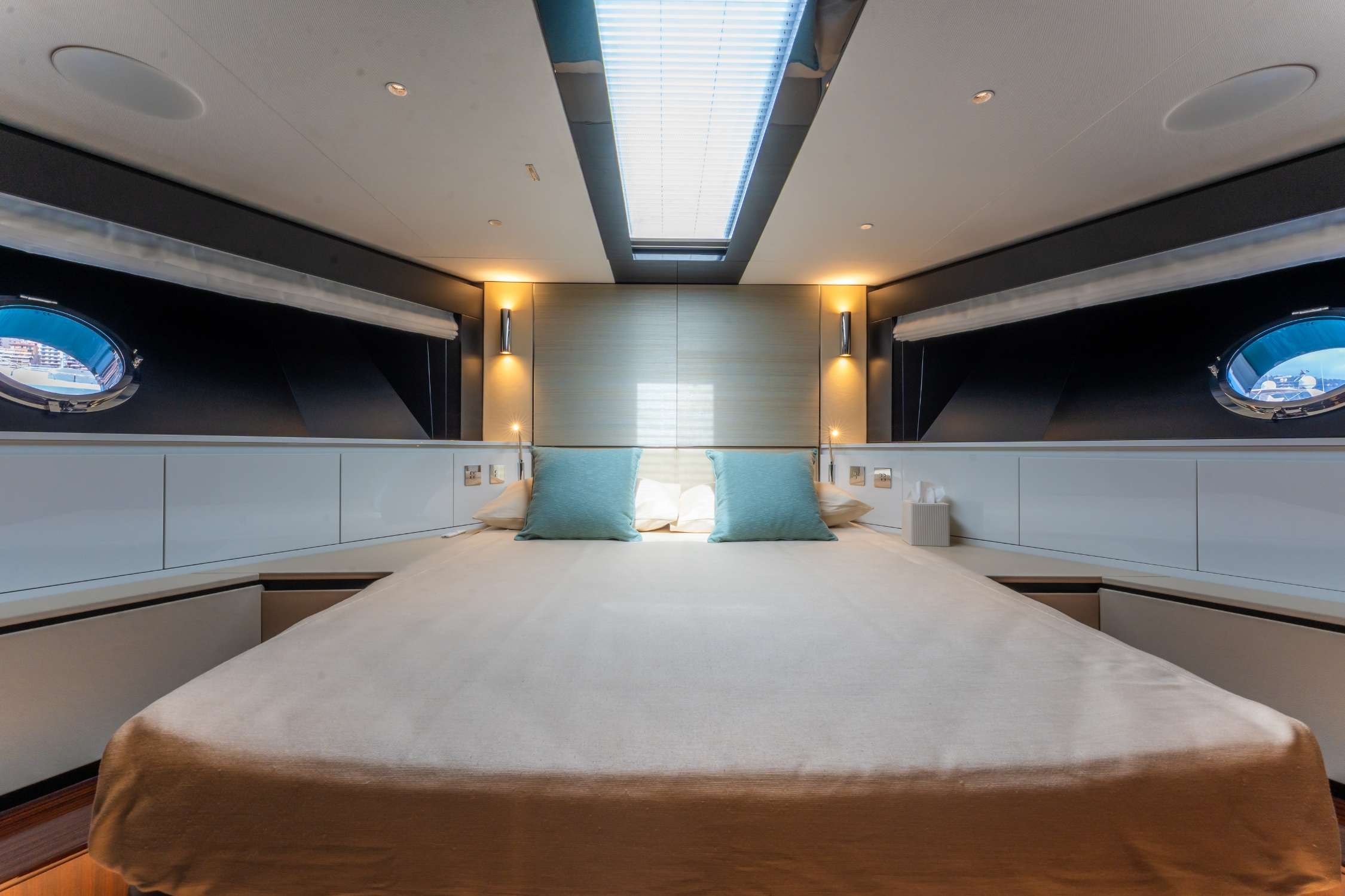 Charter Yacht L`AS BLEU - Riva Diva 82 - 4 Cabins - Monaco - Cannes - St Tropez - Nice - Antibes - French Riviera