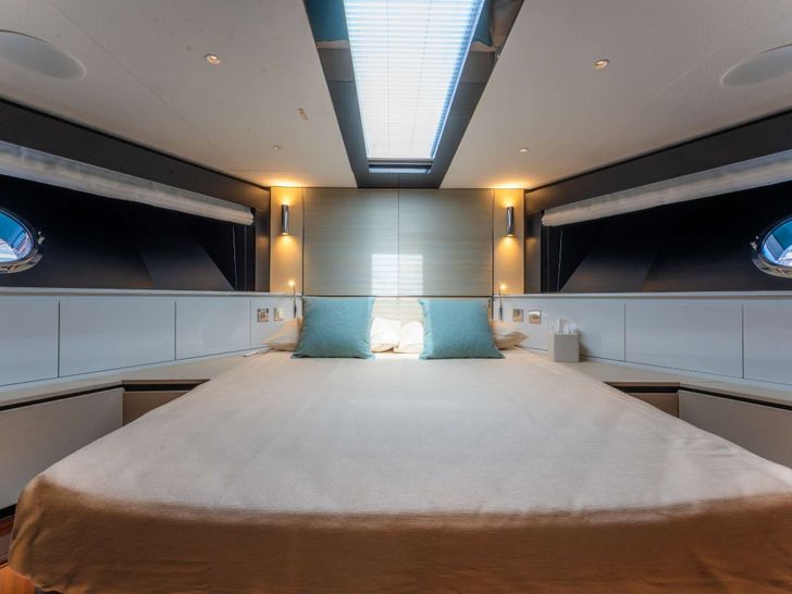 L'AS BLEU Riva Diva 82 - VIP cabin L'AS BLEU Riva Diva 82 - VIP cabin