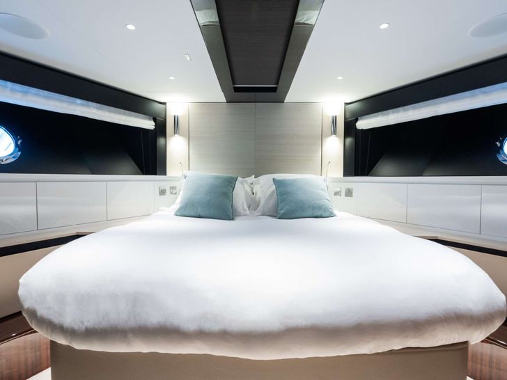 L'AS BLEU Riva Diva 82 - VIP cabin L'AS BLEU Riva Diva 82 - VIP cabin