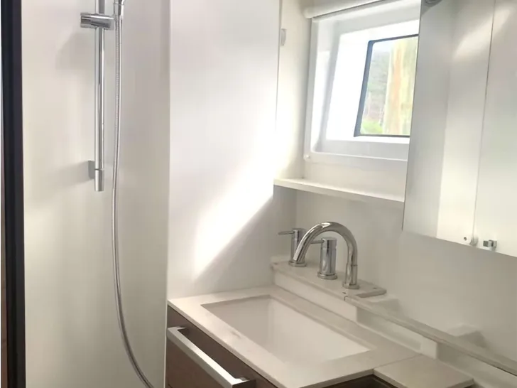 BIG BERTHA Lagoon 50 - Queen cabin head BIG BERTHA Lagoon 50 - Queen cabin head