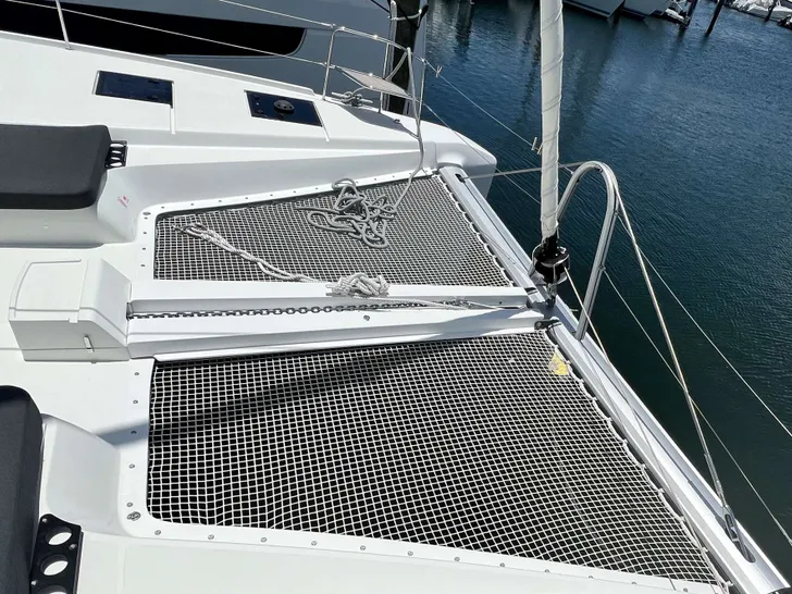 BIG BERTHA Lagoon 50 - Trampolines on foredeck BIG BERTHA Lagoon 50 - Trampolines on foredeck