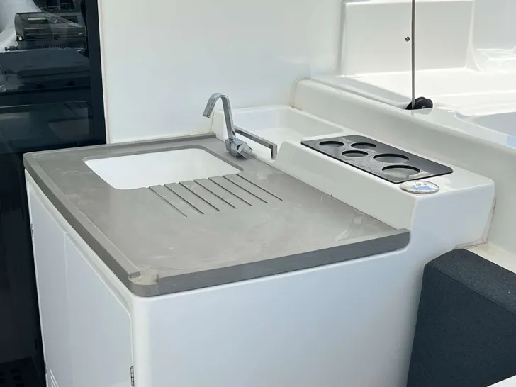 BIG BERTHA Lagoon 50 - Queen cabin head BIG BERTHA Lagoon 50 - Queen cabin head