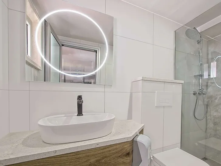 PREMIER Custom 55m - cabin bathroom PREMIER Custom 55m - cabin bathroom