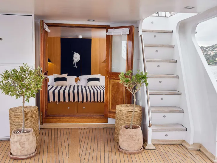 SOUNION II Benetti 103 - VIP cabin entrance SOUNION II Benetti 103 - VIP cabin entrance