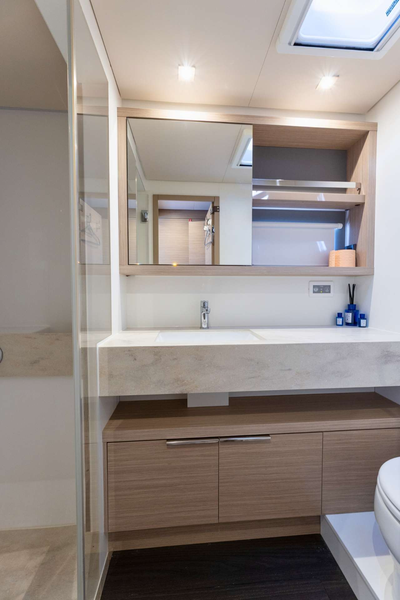 Charter Yacht STAR LINK - Lagoon 55 - 5 Cabins - Split - Dubrovnik - Hvar - Croatia