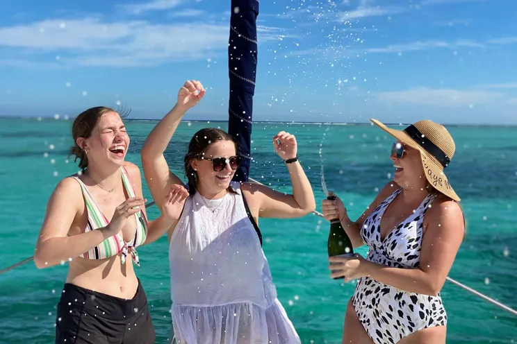 Charter Yacht SECOND WIND - Fountaine Pajot Isla 40 - 5 Cabins - Drowned Cayes - Goff's Caye - St. George`s Caye - Belize