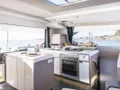 SECOND WIND Fountaine Pajot Isla 40 - galley SECOND WIND Fountaine Pajot Isla 40 - galley