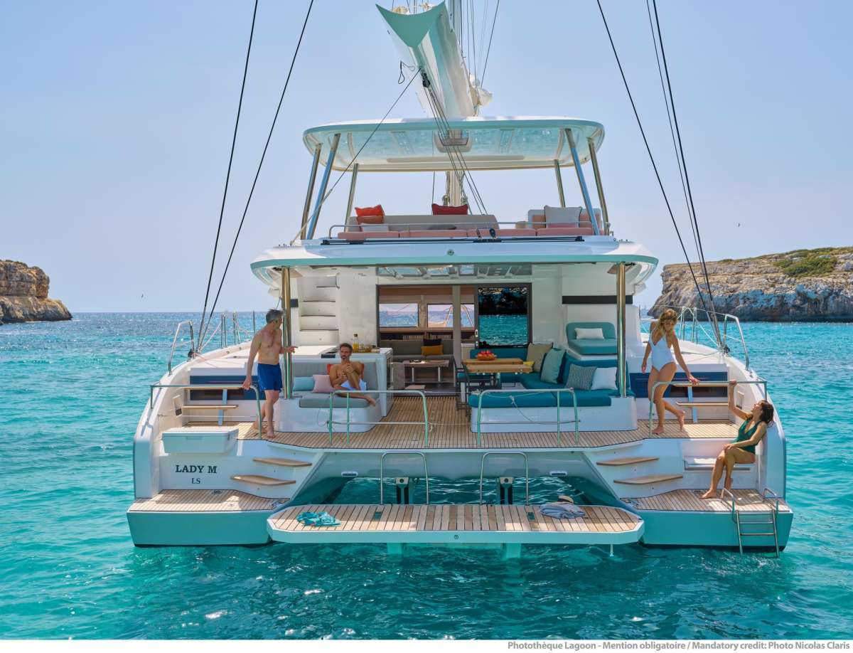 WANDERLUST 55' Lagoon 55 - aft view with the swim platform