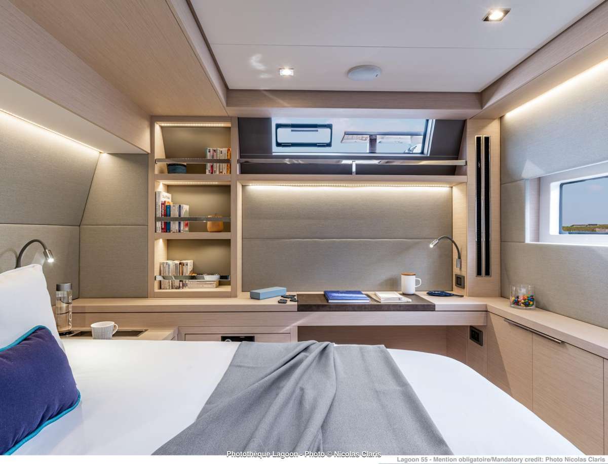 WANDERLUST 55' Lagoon 55 - VIP cabin 2 with a vanity area