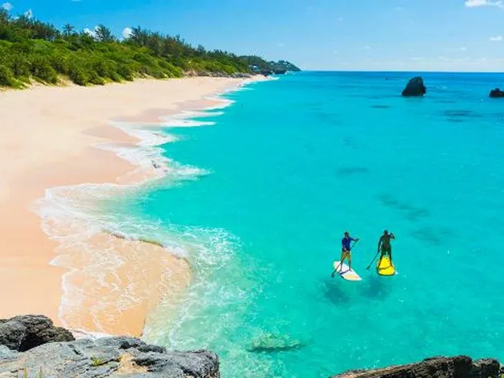 ENCORE Fountaine Pajot Alegria 67 - paddleboarding ENCORE Fountaine Pajot Alegria 67 - paddleboarding