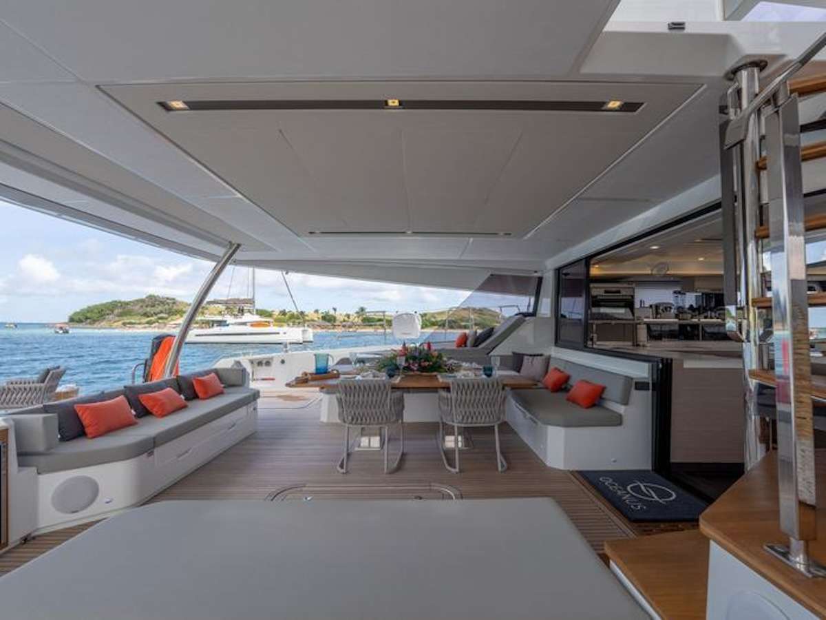 ENCORE Fountaine Pajot Alegria 67 - aft deck