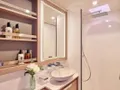 ENCORE Fountaine Pajot Alegria 67 - cabin 1 bathroom ENCORE Fountaine Pajot Alegria 67 - cabin 1 bathroom