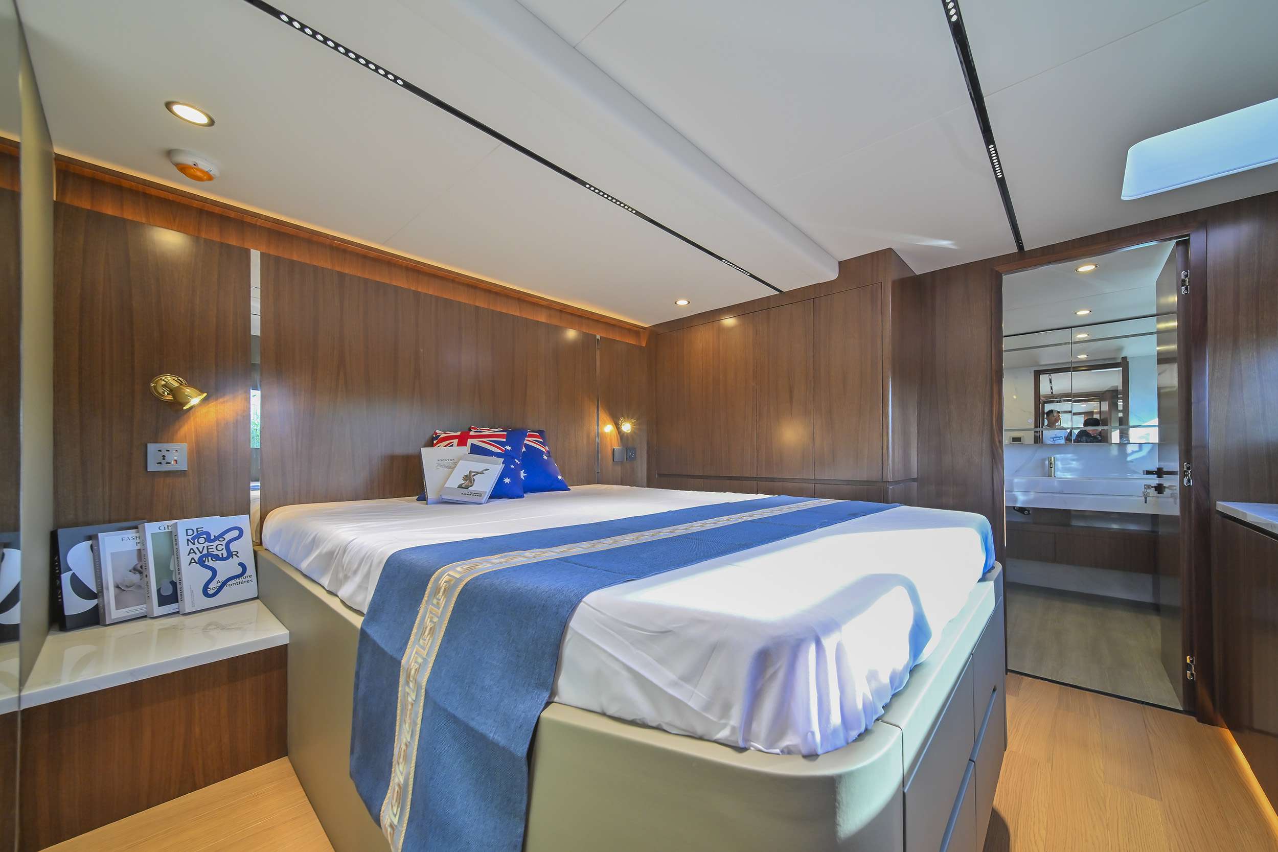 EVITA Nauticks N62 - VIP cabin 1