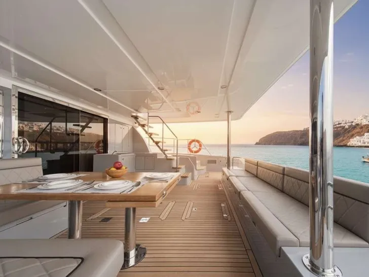 ANDARE OLTRE Heysea 60 - aft deck ANDARE OLTRE Heysea 60 - aft deck