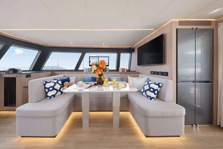 Charter Yacht ANDARE OLTRE - Heysea 60 - 5 Cabins - Athens - Mykonos - Paros - Cyclades - Greece