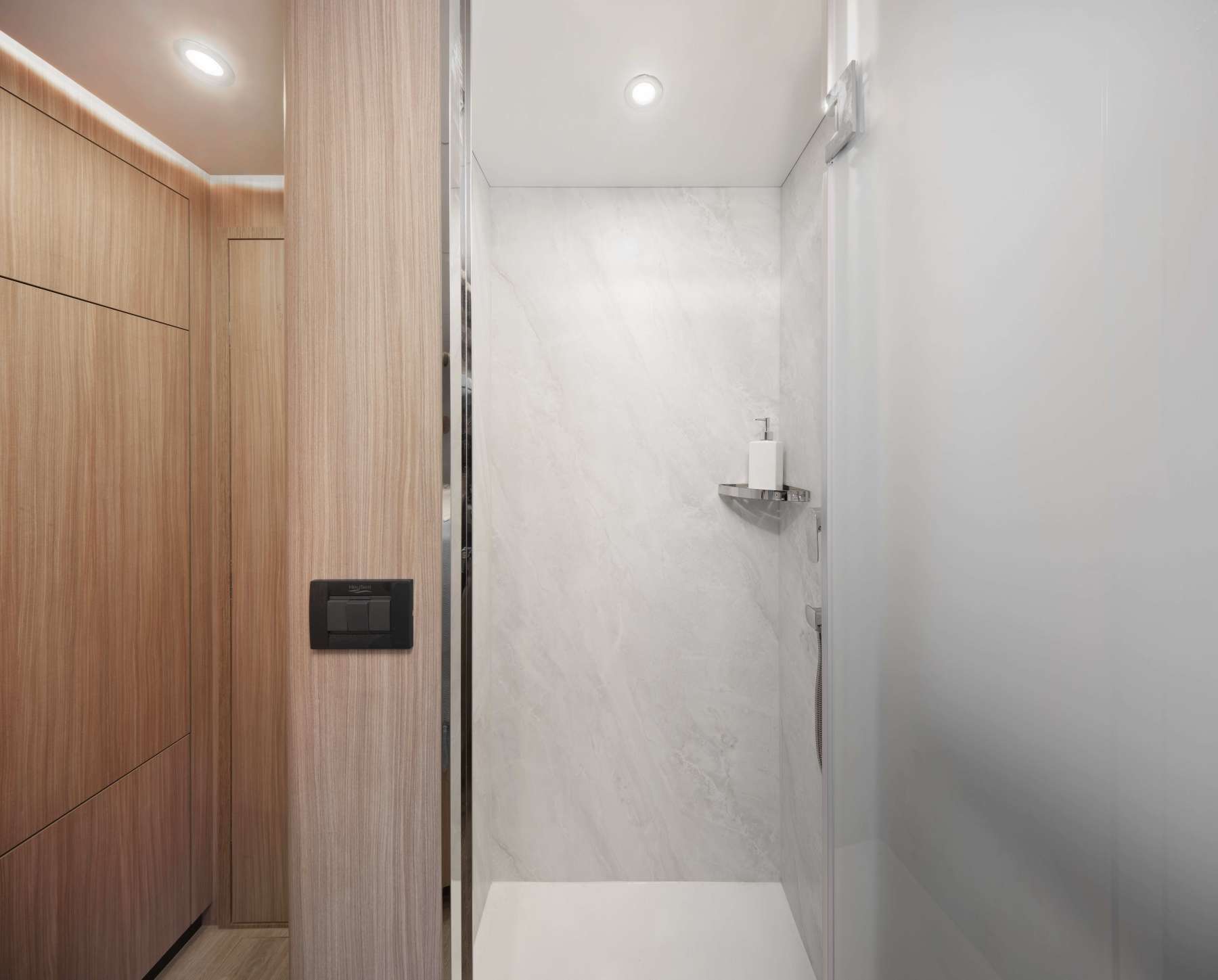 ANDARE OLTRE Heysea 60 - cabin 2 bathroom