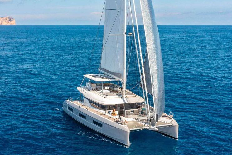 Charter Yacht VELA BIANCA - Lagoon 60 - 5 Cabins - Olbia - Porto Cervo - La Maddalena - Italy