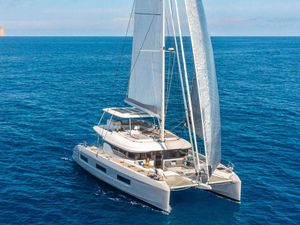 VELA BIANCA - Lagoon 60 - 5 Cabins - Olbia - Porto Cervo - La Maddalena - Italy VELA BIANCA - Lagoon 60 - 5 Cabins - Olbia - Porto Cervo - La Maddalena - Italy