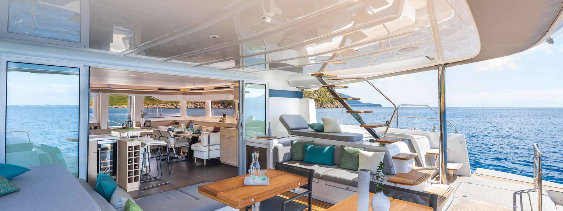 VELA BIANCA Lagoon 60 - aft deck