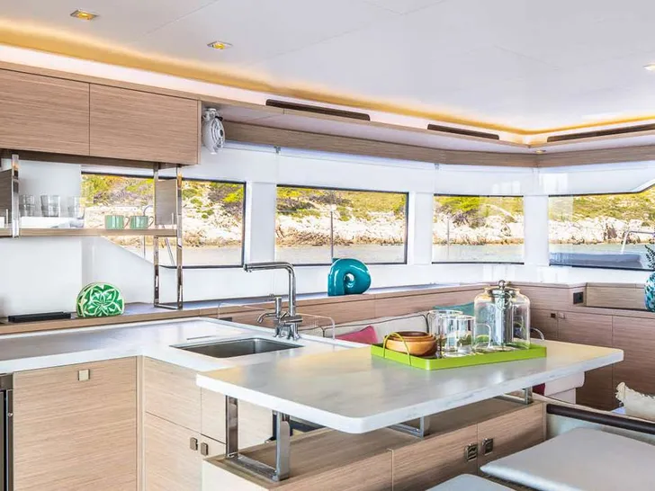 VELA BIANCA Lagoon 60 - galley VELA BIANCA Lagoon 60 - galley