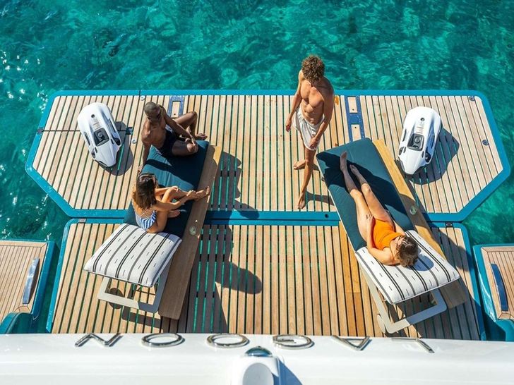 ARKTOS Lagoon Eighty 2 - swim platform ARKTOS Lagoon Eighty 2 - swim platform