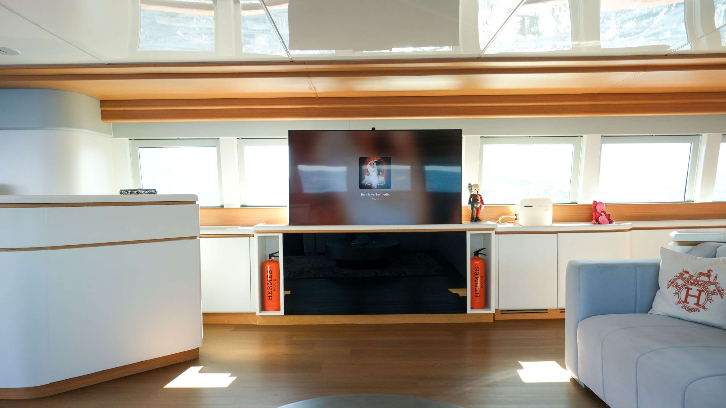 GULSAH Baglietto 36m - saloon TV