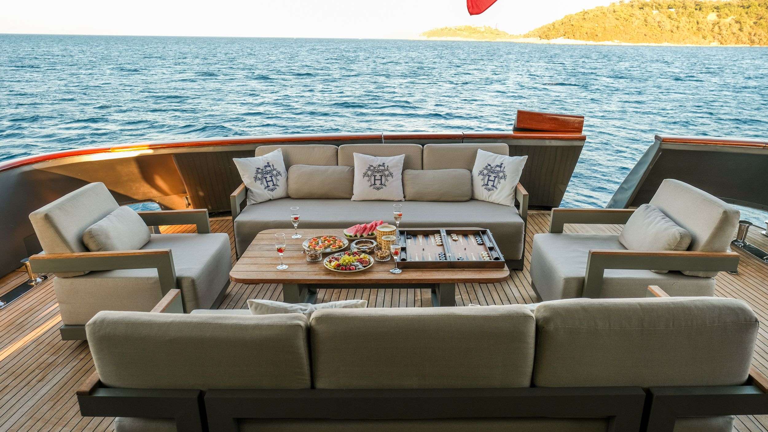 GULSAH Baglietto 36m - aft deck lounge and alfresco dining area