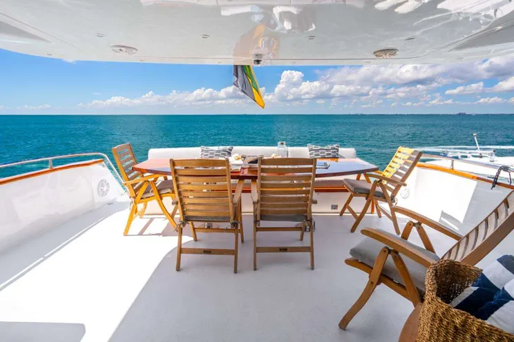 Charter Yacht AZURE - Maiora 26 - 3 Cabins - Nassau - Exumas - Bahamas