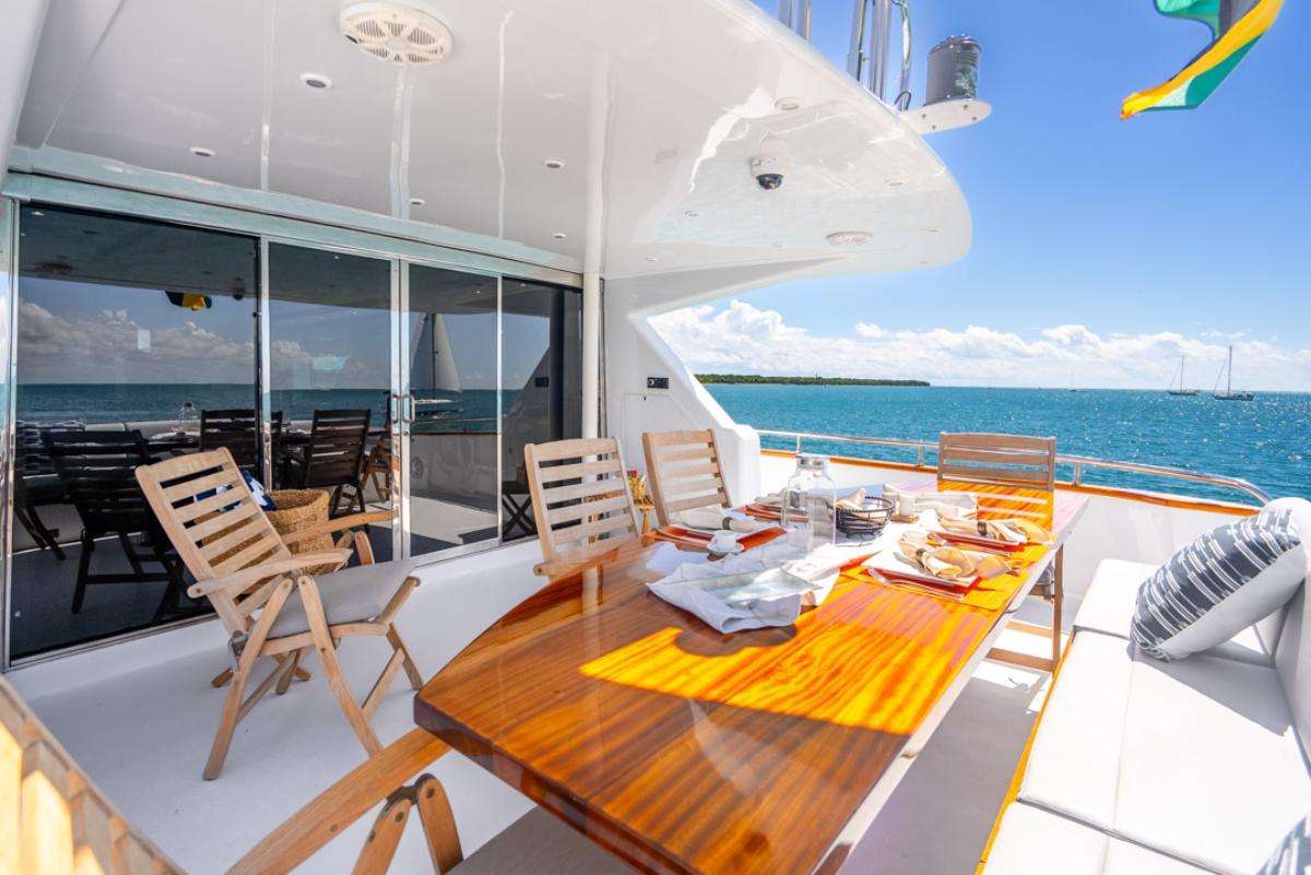 AZURE Maiora 26 - aft deck alfresco dining area