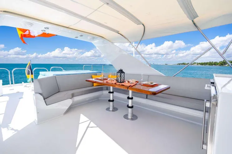 Charter Yacht AZURE - Maiora 26 - 3 Cabins - Nassau - Exumas - Bahamas