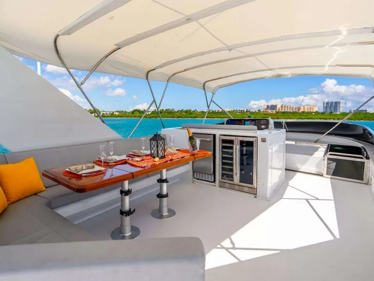 AZURE Maiora 26 - flybridge AZURE Maiora 26 - flybridge