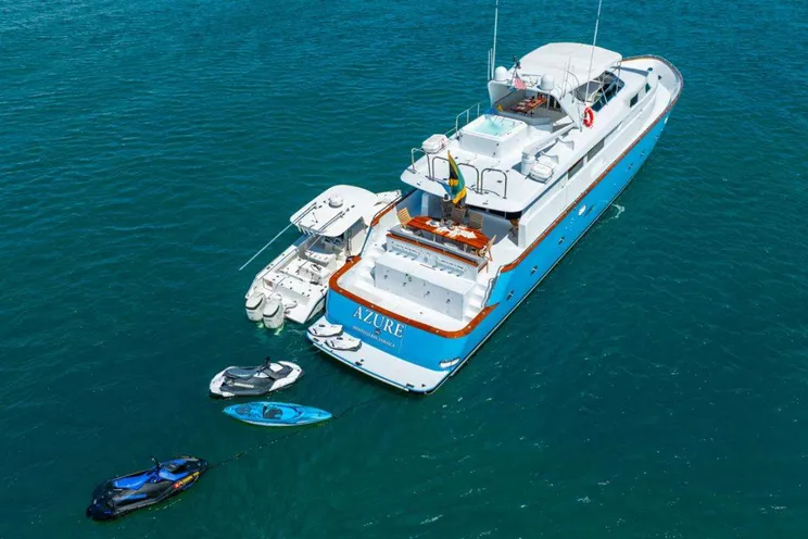 Charter Yacht AZURE - Maiora 26 - 3 Cabins - Nassau - Exumas - Bahamas