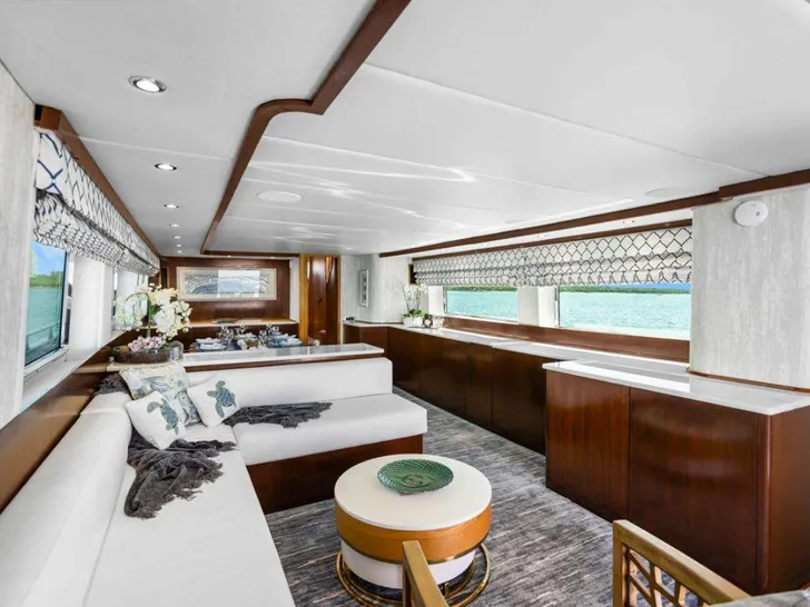 AZURE Maiora 26 - saloon AZURE Maiora 26 - saloon