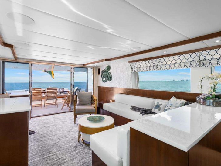 AZURE Maiora 26 - saloon lounge AZURE Maiora 26 - saloon lounge