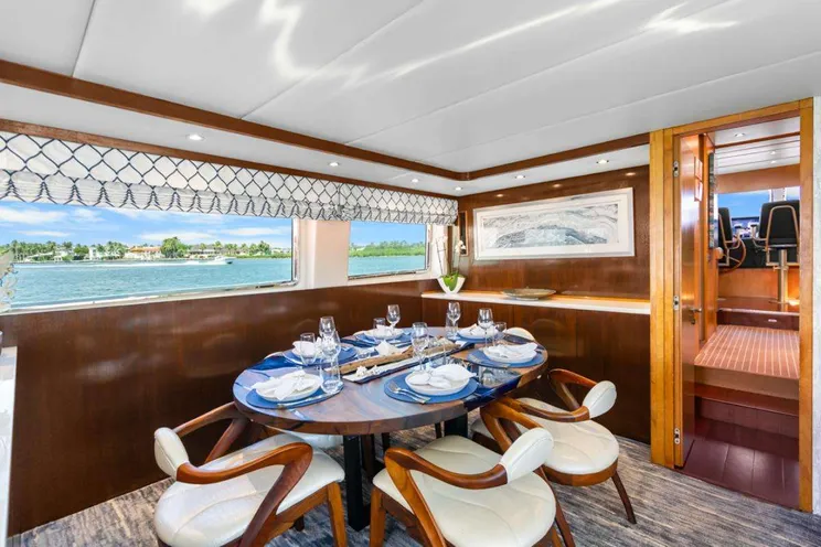 Charter Yacht AZURE - Maiora 26 - 3 Cabins - Nassau - Exumas - Bahamas