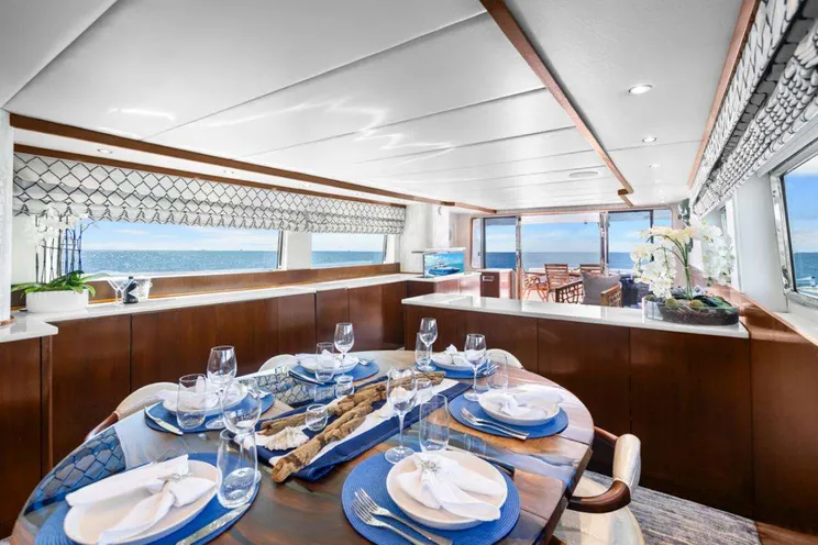 Charter Yacht AZURE - Maiora 26 - 3 Cabins - Nassau - Exumas - Bahamas