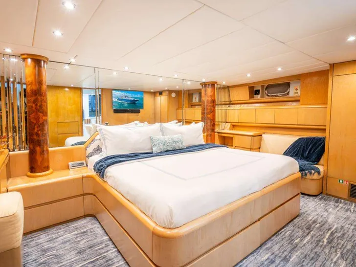 AZURE Maiora 26 - master cabin AZURE Maiora 26 - master cabin