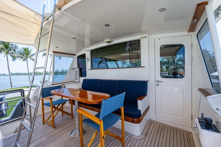 Charter Yacht MAGIC TUTCH - Hinckley Hunt Ocean 80 - 4 Cabins - Nassau - Exumas - Bahamas