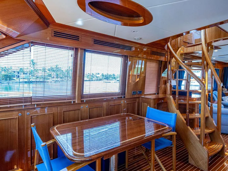 MAGIC TUTCH Hinckley Hunt Ocean 80 - indoor dining area MAGIC TUTCH Hinckley Hunt Ocean 80 - indoor dining area