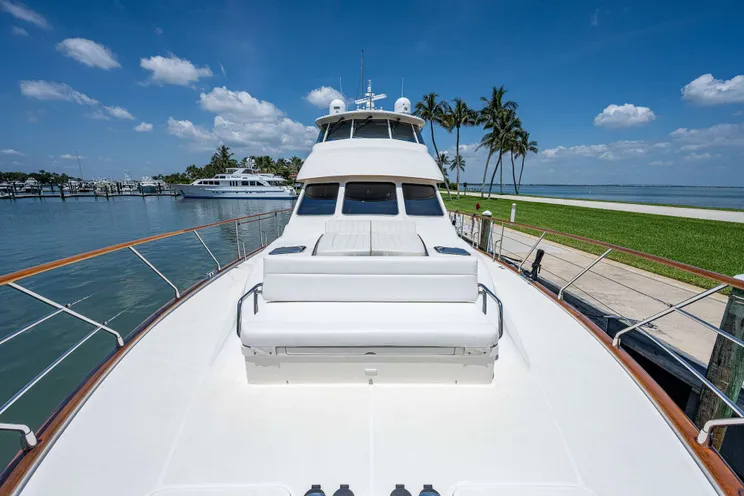 Charter Yacht MAGIC TUTCH - Hinckley Hunt Ocean 80 - 4 Cabins - Nassau - Exumas - Bahamas