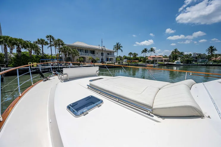 Charter Yacht MAGIC TUTCH - Hinckley Hunt Ocean 80 - 4 Cabins - Nassau - Exumas - Bahamas