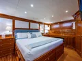 MAGIC TUTCH Hinckley Hunt Ocean 80 - master cabin MAGIC TUTCH Hinckley Hunt Ocean 80 - master cabin