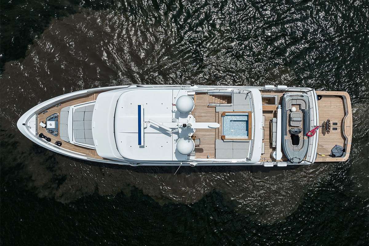 Charter Yacht TROPA - Cantiere delle Marche Darwin 106 - 6 Cabins - Nassau - Exumas - Bahamas