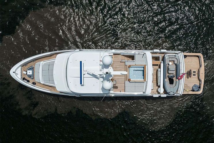 Charter Yacht TROPA - Cantiere delle Marche Darwin 106 - 6 Cabins - Nassau - Exumas - Bahamas