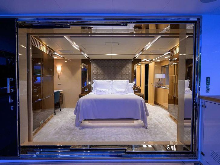 TROPA Cantiere delle Marche Darwin 106 - master cabin TROPA Cantiere delle Marche Darwin 106 - master cabin