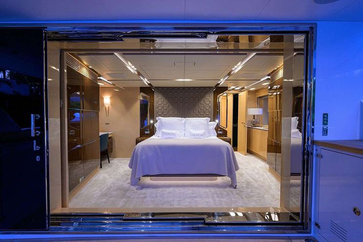 Charter Yacht TROPA - Cantiere delle Marche Darwin 106 - 6 Cabins - Nassau - Exumas - Bahamas