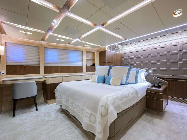 TROPA Cantiere delle Marche Darwin 106 - VIP cabin TROPA Cantiere delle Marche Darwin 106 - VIP cabin